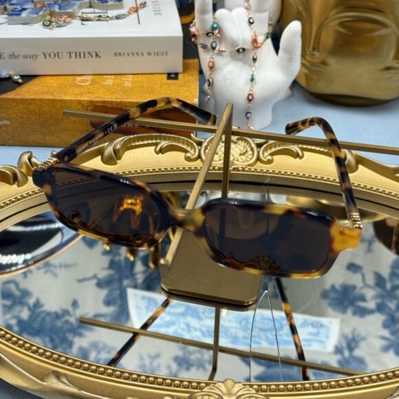 🆕 MIU MIU 🧿 NWOT Miu Regard Rectangular Sunglasses, Tortoiseshell, Beige Lens - Picture 16 of 16